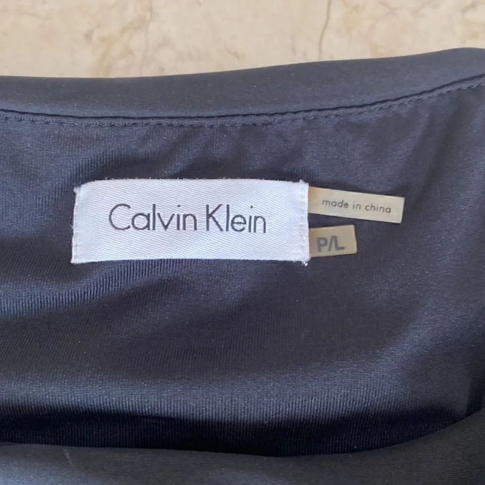 Calvin Klein Rushed Sleeveless Top - Picture 11 of 16